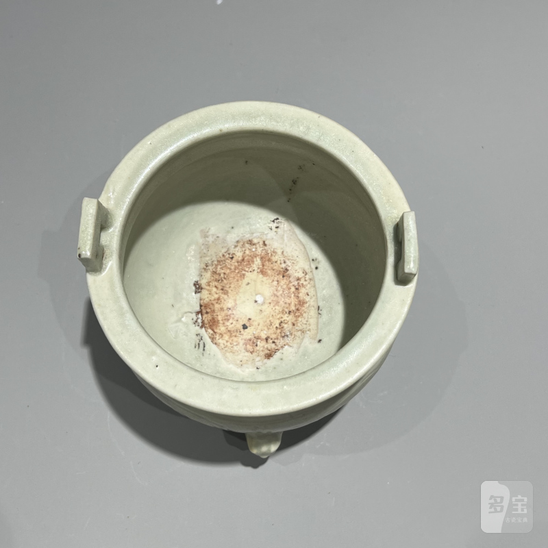 明代 青白釉仿古纹鼎式炉 - 图12